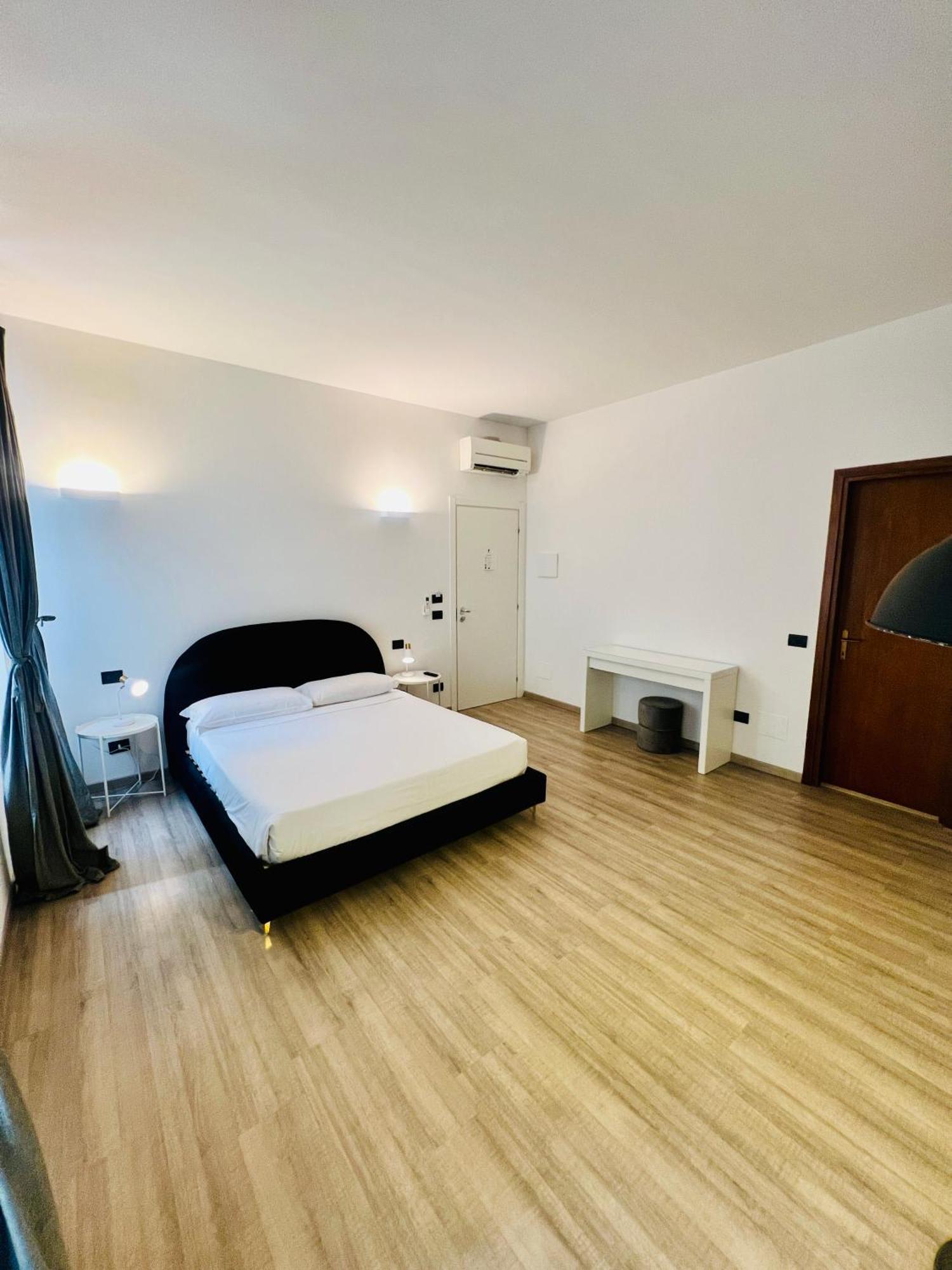 Room Verona Ai Conti Εξωτερικό φωτογραφία