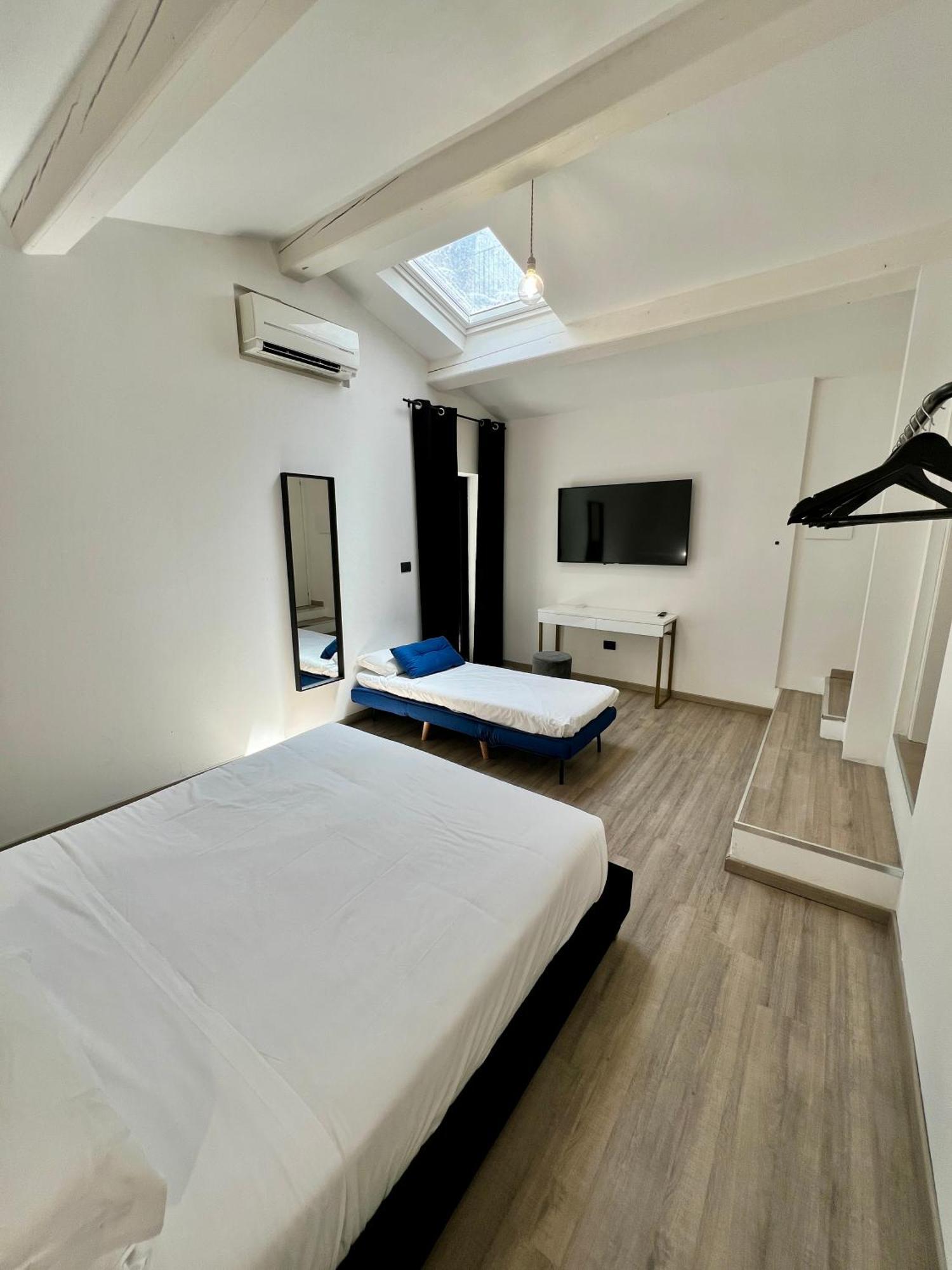 Room Verona Ai Conti Εξωτερικό φωτογραφία