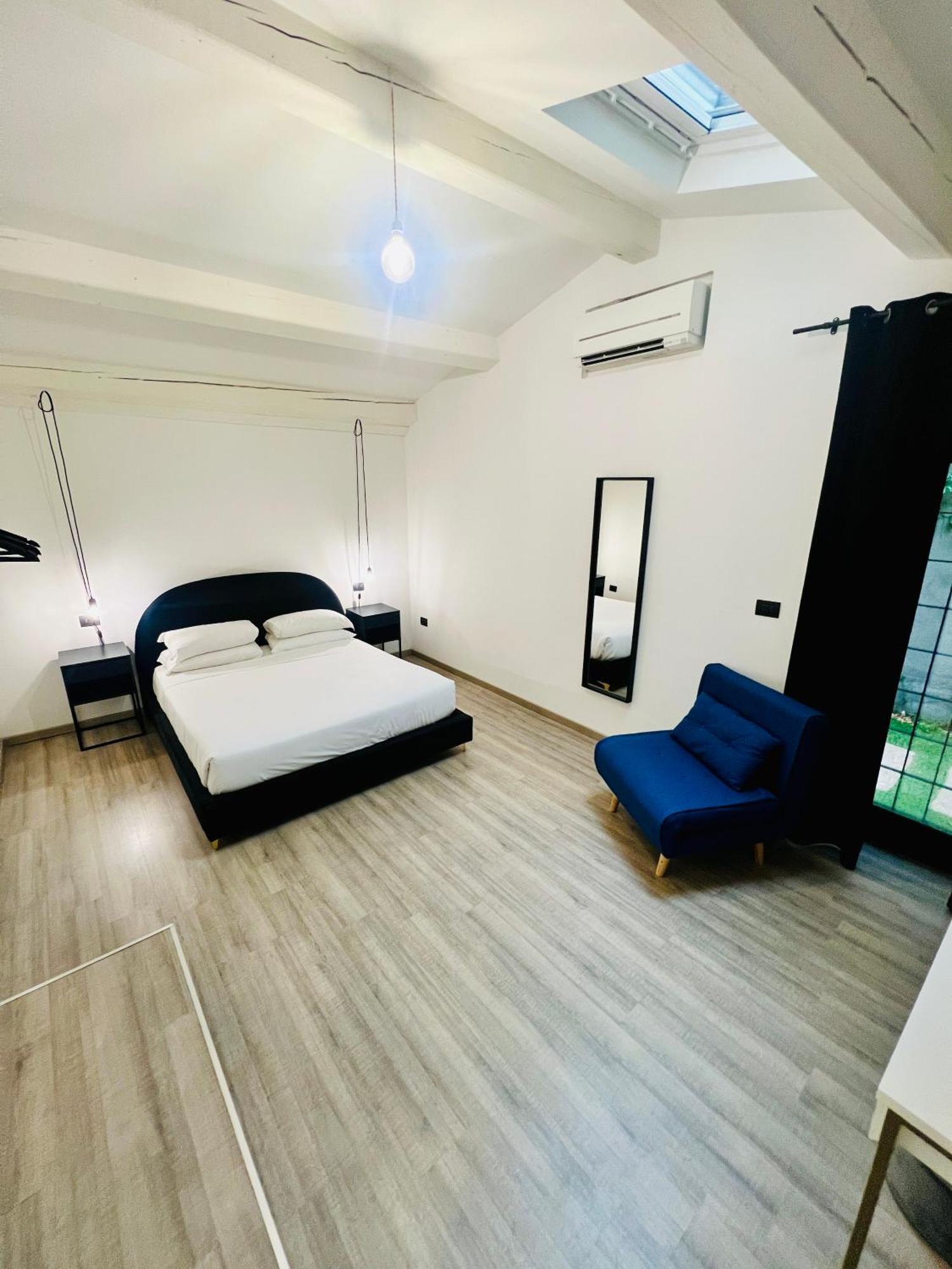 Room Verona Ai Conti Εξωτερικό φωτογραφία