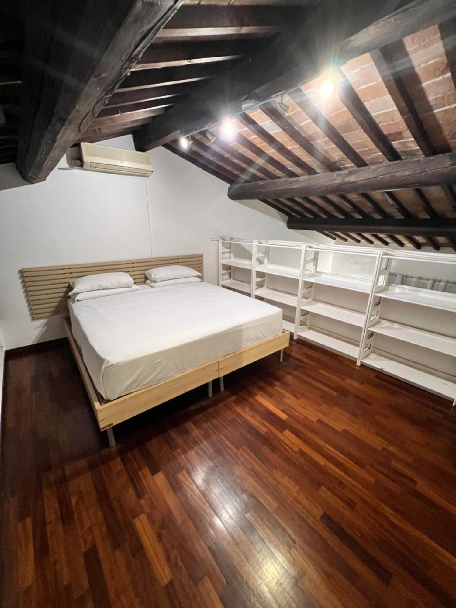 Room Verona Ai Conti Εξωτερικό φωτογραφία