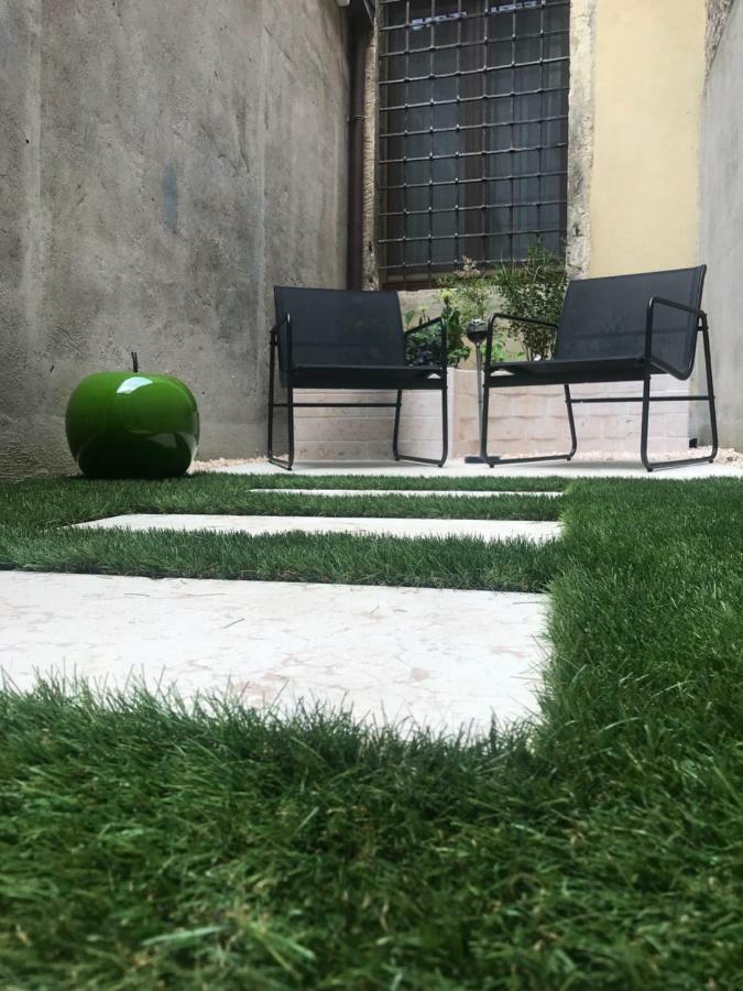 Room Verona Ai Conti Εξωτερικό φωτογραφία